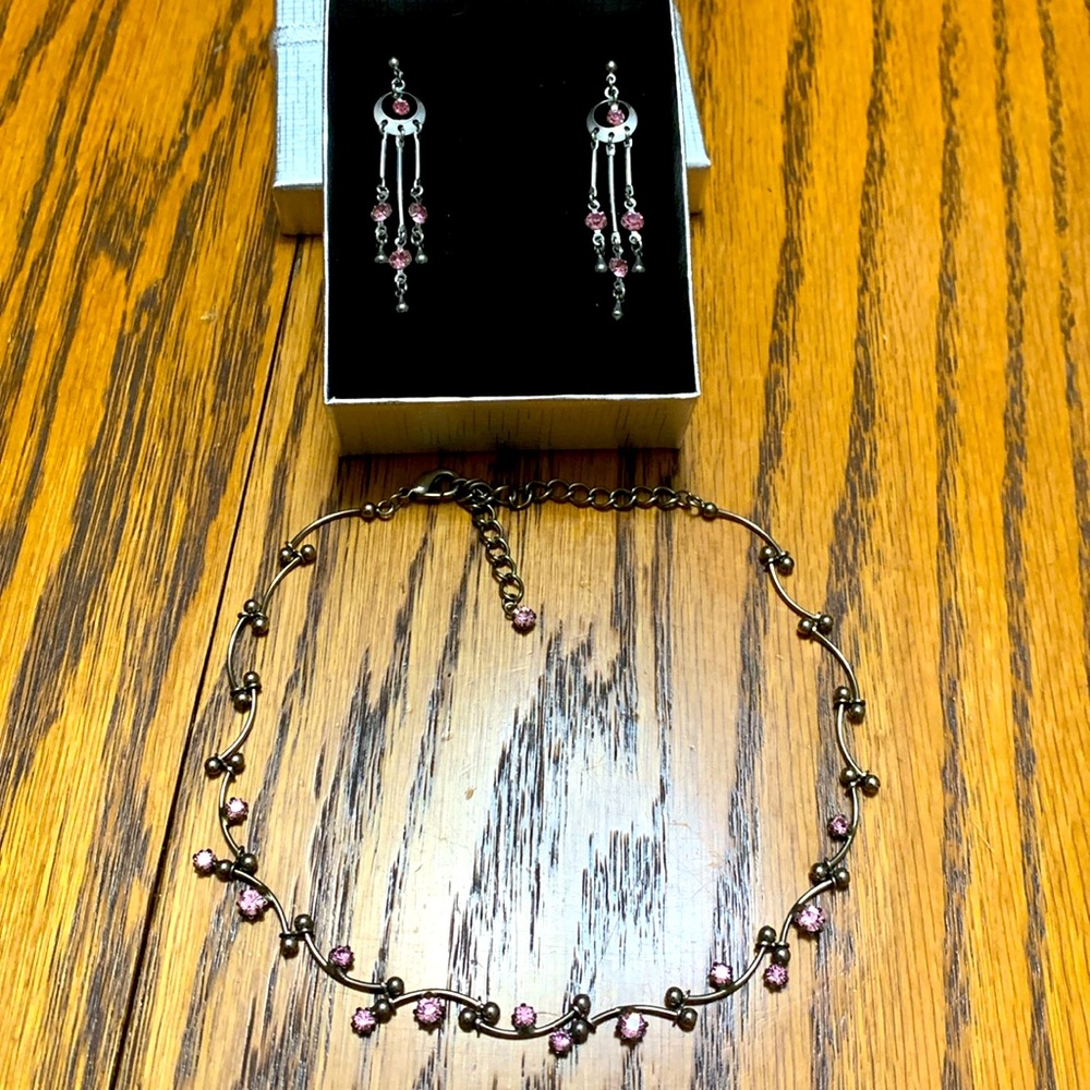 Pink stone necklace and earrings set -NEW
